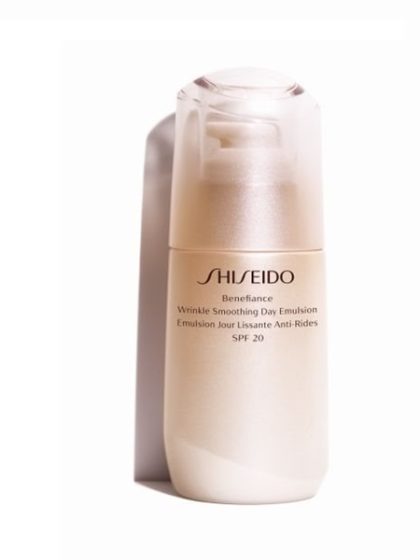 Shiseido – Benefiance Wrinkle Smoothing Day Emulsion SPF20